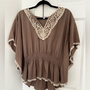 Lucy & laurel flowy top